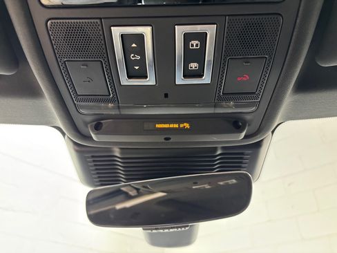 Used 2026 Land Rover Range Rover Evoque S AWD/4WD image 12