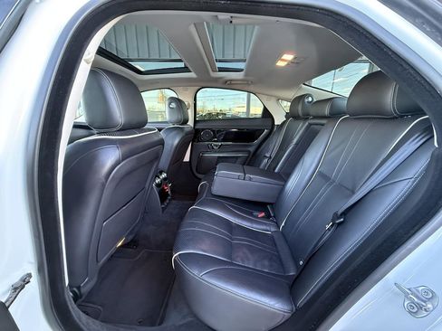 Used 2017 Jaguar XJ R-Sport image 32