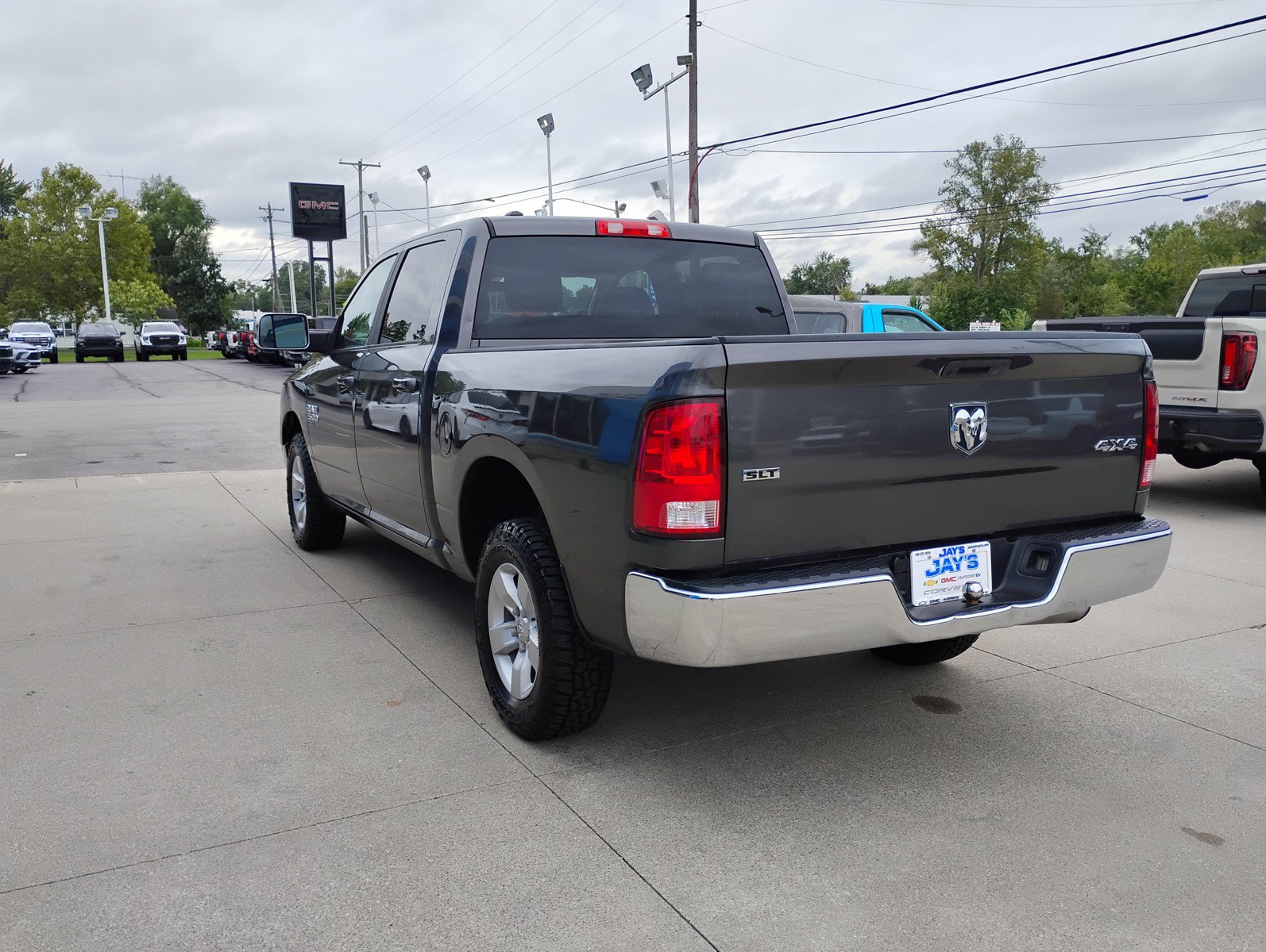 Used 2021 RAM 1500 Classic SLT AWD/4WD image 10