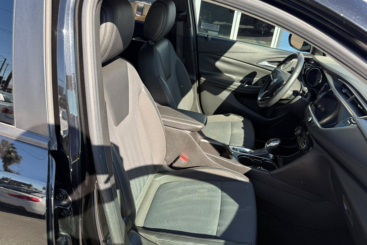 Used 2021 Buick Encore GX Select FWD image 19