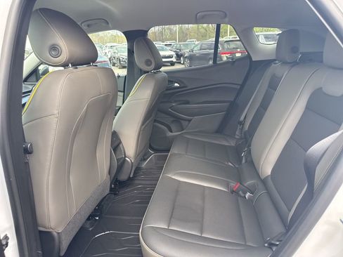 Used 2024 Chevrolet Trax ACTIV image 11