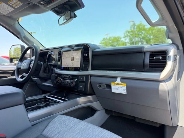 New 2026 Ford F350 XLT w/ XLT Premium Package AWD/4WD image 18