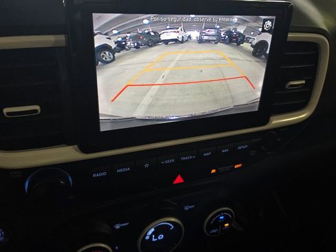 Used 2022 Hyundai Venue Limited w/ Cargo Package FWD image 20