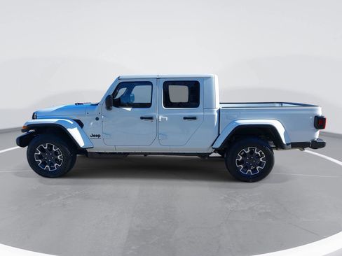New 2026 Jeep Gladiator Sahara image 8