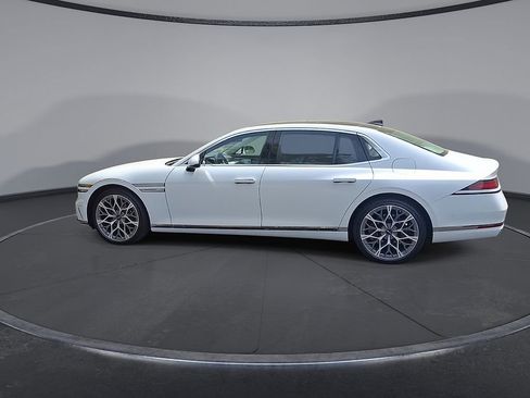 Used 2025 Genesis G90 3.5T AWD/4WD image 9