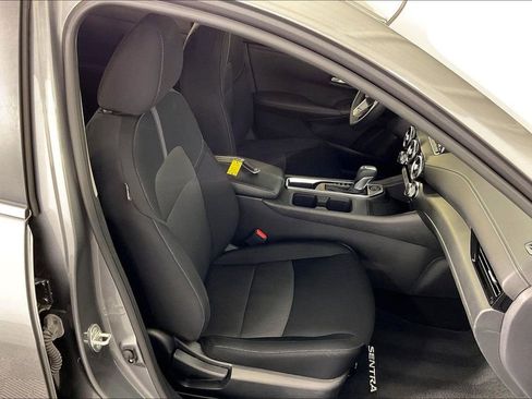Used 2024 Nissan Sentra SV FWD image 10