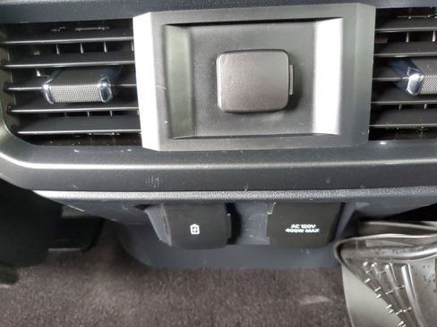 Certified 2022 Ford F150 XLT w/ Equipment Group 302A High image 17