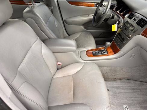 Used 2005 Lexus ES 330 FWD image 9
