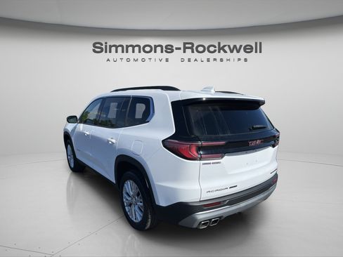 Used 2025 GMC Acadia Elevation w/ Elevation Premium Package AWD/4WD image 3