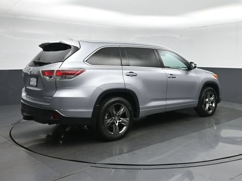 Used 2016 Toyota Highlander Limited w/ Driver Technology Package AWD/4WD image 7
