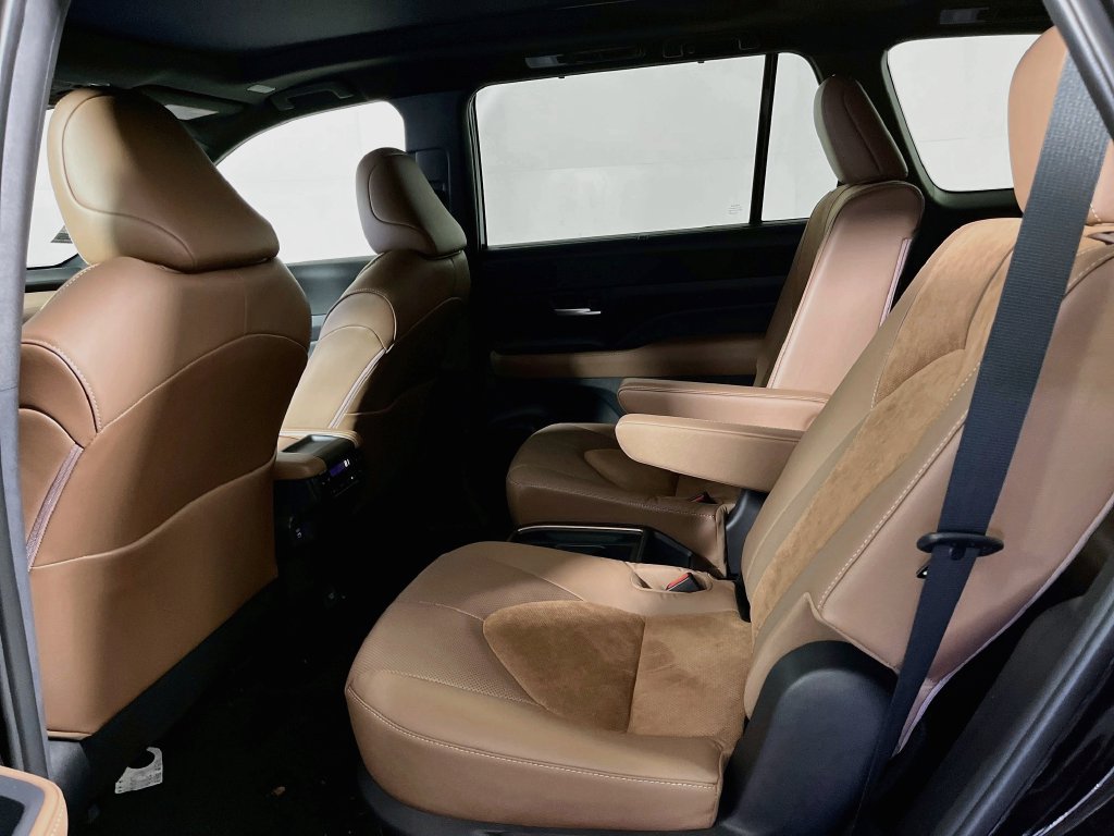 New 2026 Toyota Grand Highlander AWD Hybrid image 25