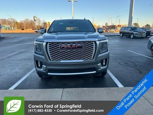 Used 2021 GMC Yukon XL Denali w/ Denali Premium Package image 9