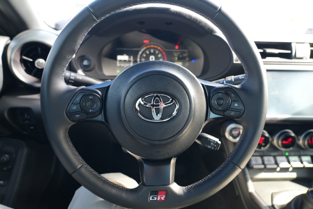 Used 2025 Toyota GR86 Premium w/ Performance Package RWD image 18