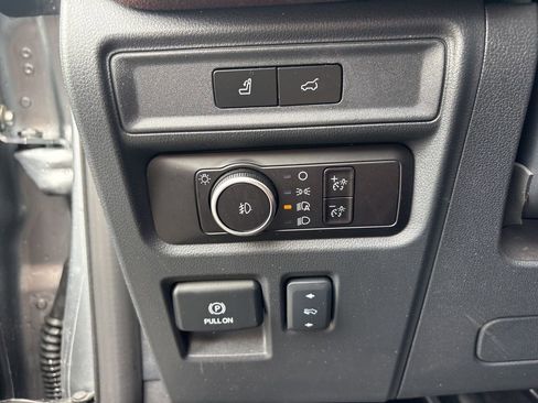 Used 2023 Ford Expedition Max Limited image 12