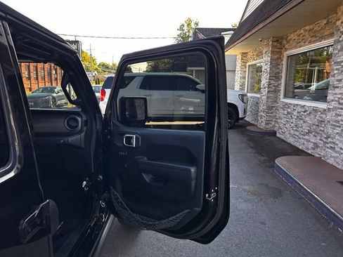 Used 2022 Jeep Gladiator Sport AWD/4WD image 12