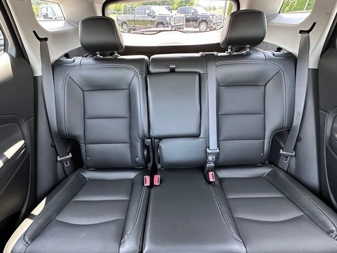 Used 2024 GMC Terrain SLT w/ Tech Package AWD/4WD image 30