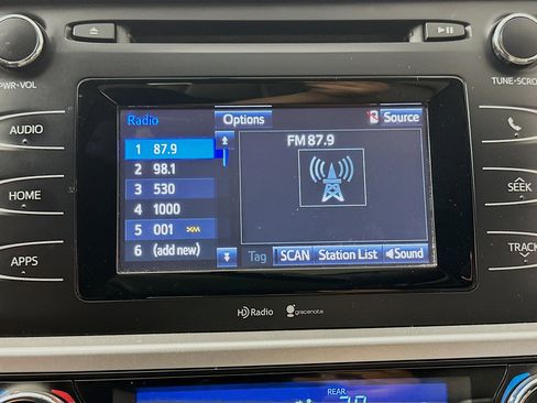 Used 2014 Toyota Highlander Plus image 19