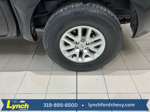 Used 2014 Nissan Frontier SV image 19