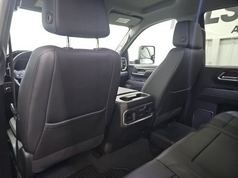 Used 2024 GMC Sierra 3500 SLT w/ SLT Premium Package image 17