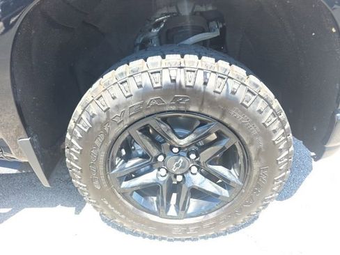 Used 2021 Chevrolet Silverado 1500 Custom Trail Boss AWD/4WD image 9