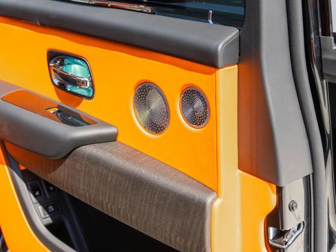 Used 2025 Rolls-Royce Cullinan image 52