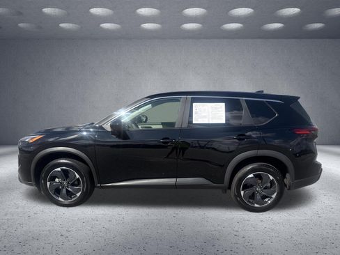 Used 2025 Nissan Rogue SV AWD/4WD image 3
