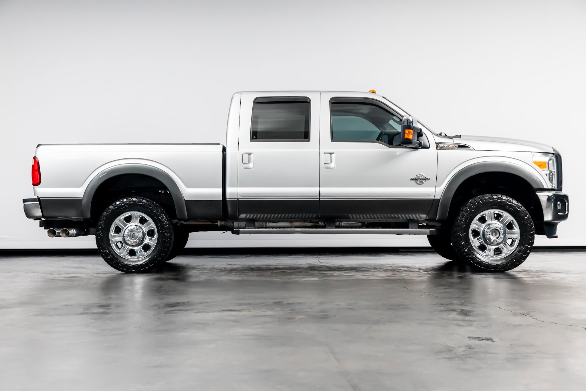Used 2015 Ford F250 Lariat w/ Chrome Package AWD/4WD image 21