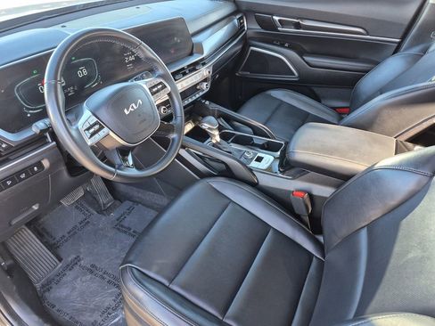 Certified 2025 Kia Telluride S image 12