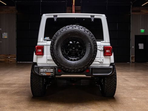 Used 2025 Jeep Wrangler Unlimited Sahara AWD/4WD image 6