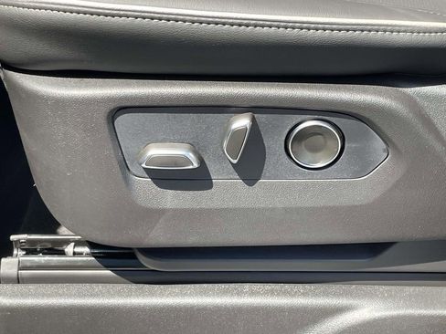 New 2026 Cadillac Escalade Luxury image 22