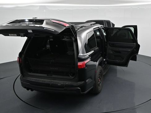 Used 2025 Toyota Sequoia TRD Pro AWD/4WD image 18