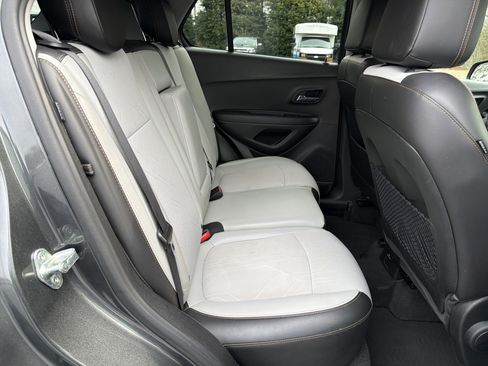 Used 2020 Chevrolet Trax LT w/ Driver Confidence Package image 15