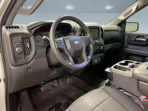 Used 2019 Chevrolet Silverado 1500 Custom w/ Custom Value Package image 3