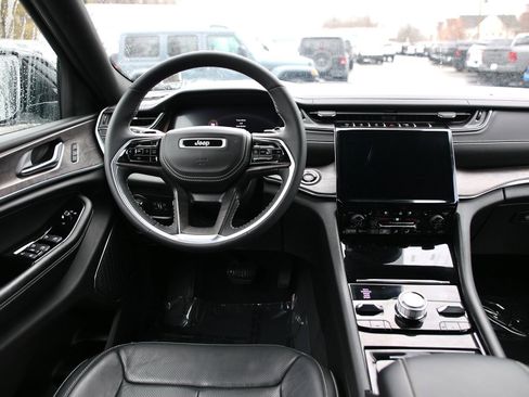 Used 2023 Jeep Grand Cherokee L Overland image 18