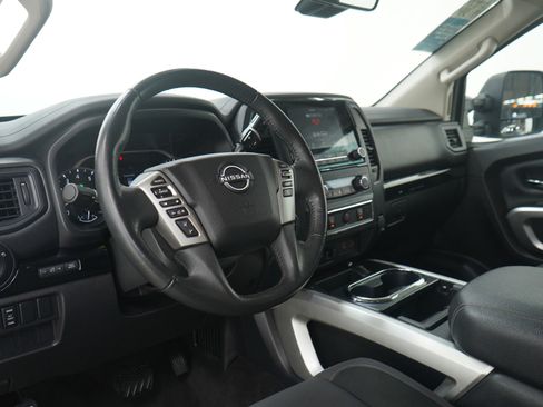 Used 2024 Nissan Titan SV w/ SV Convenience Package image 27