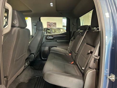 Used 2025 GMC Sierra 1500 Elevation image 32