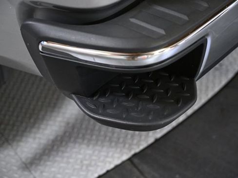 Used 2018 Chevrolet Silverado 1500 LT w/ LT Eassist Package image 14