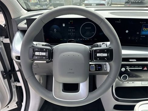 New 2026 Hyundai Ioniq 9 SE image 18