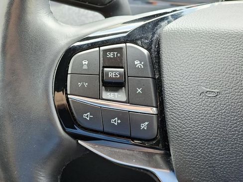 Used 2025 Ford Explorer Platinum w/ LUX Leather Package AWD/4WD image 17
