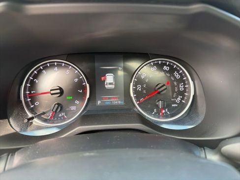 Used 2022 Toyota RAV4 XLE Premium AWD/4WD image 28