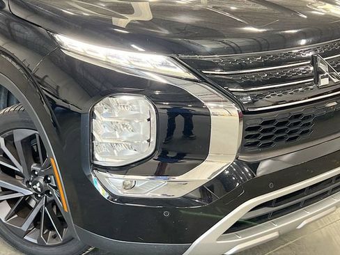 Used 2022 Mitsubishi Outlander SE image 41