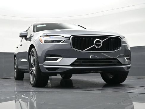 Used 2019 Volvo XC60 T8 Momentum w/ Premium Package AWD/4WD image 28