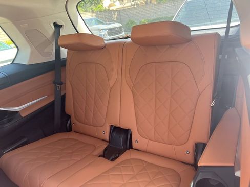 Used 2024 BMW X7 xDrive40i image 7