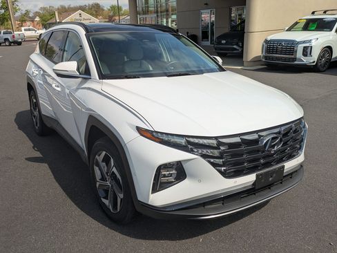 Certified 2024 Hyundai Tucson Limited AWD/4WD image 3