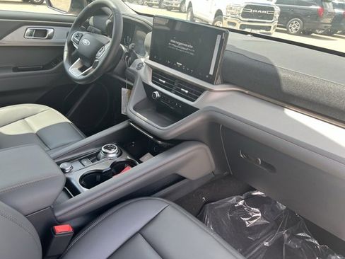 New 2025 Ford Explorer Active w/ Active Comfort Package image 12