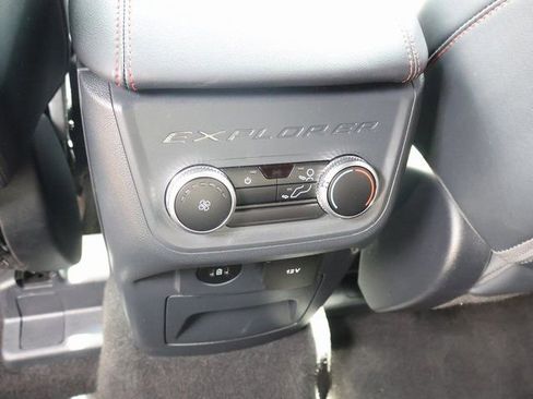 Used 2025 Ford Explorer ST-Line AWD/4WD image 18