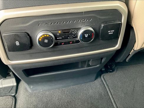 Used 2024 Ford Expedition Max Limited image 34