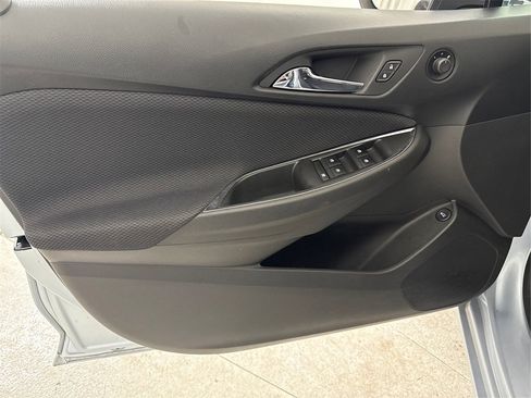 Used 2017 Chevrolet Cruze LT w/ Convenience Package image 30