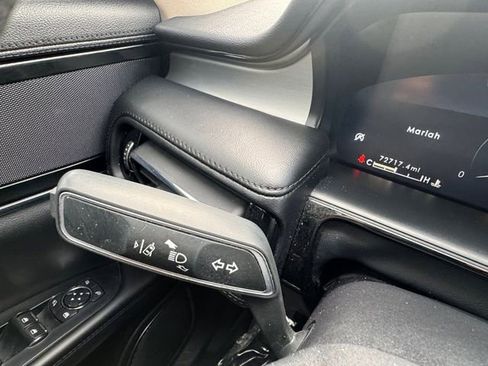 Used 2022 Lincoln Nautilus FWD image 25