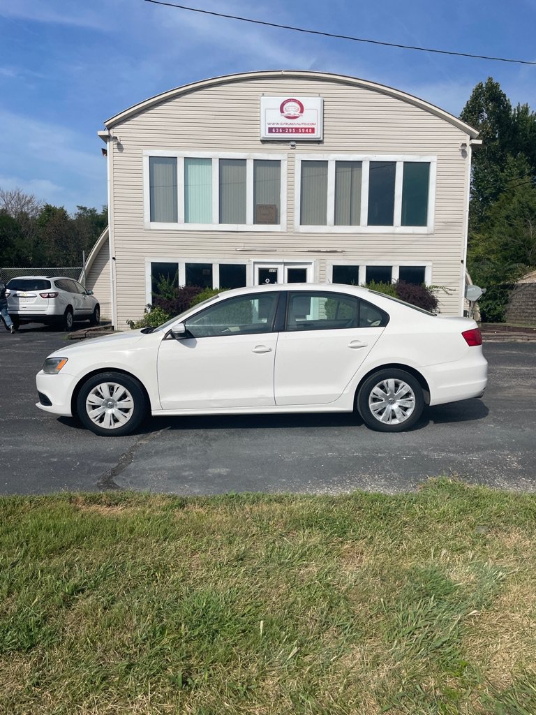 Used 2012 Volkswagen Jetta SE FWD image 2